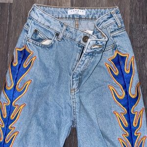 Selling Sandro jeans, size 25 - good as new.